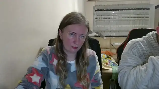 Snapshot of PeterAndJen chatting on 11.24.25 PeterAndJen online show from 11.24.25