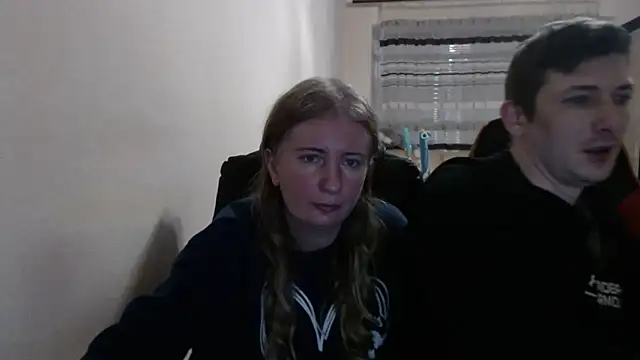 Snapshot of PeterAndJen chatting on 12.01.25 PeterAndJen online show from 12.01.25