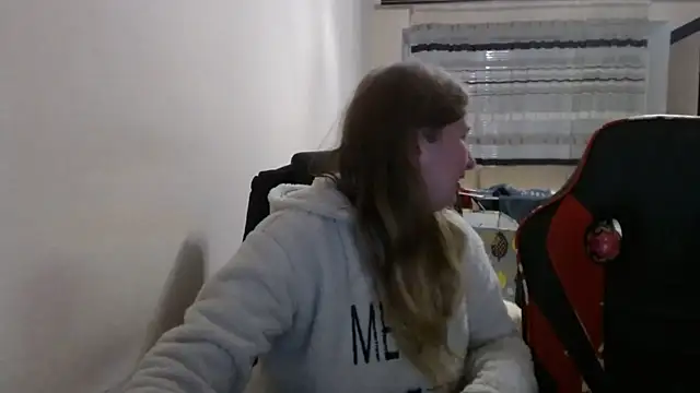 Snapshot of PeterAndJen chatting on 12.14.25 PeterAndJen online show from 12.14.25