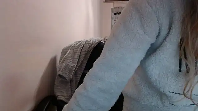 Snapshot of PeterAndJen chatting on 12.15.25 PeterAndJen online show from 12.15.25