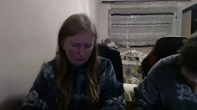 Snapshot of PeterAndJen chatting on 02.05.26 PeterAndJen online show from 02.05.26