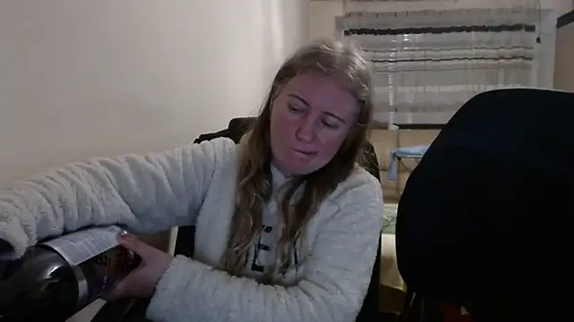 Snapshot of PeterAndJen chatting on 02.15.26 PeterAndJen online show from 02.15.26