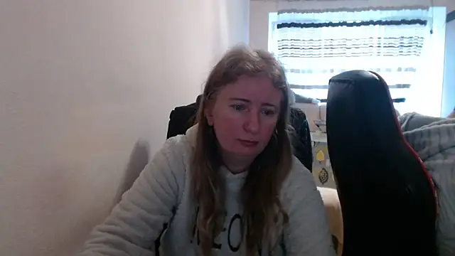 Snapshot of PeterAndJen chatting on 02.19.26 PeterAndJen online show from 02.19.26