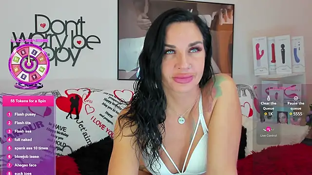 Tara Bloss online show from 02.07.25