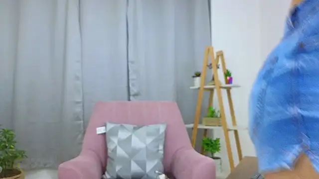 bella  adams online show from 12.24.24