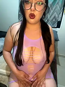 MileyGia online show from 10.04.25