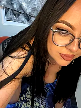 MileyGia online show from 10.18.25