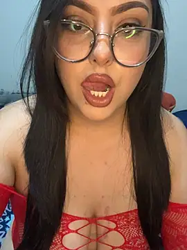 MileyGia online show from 02.12.26