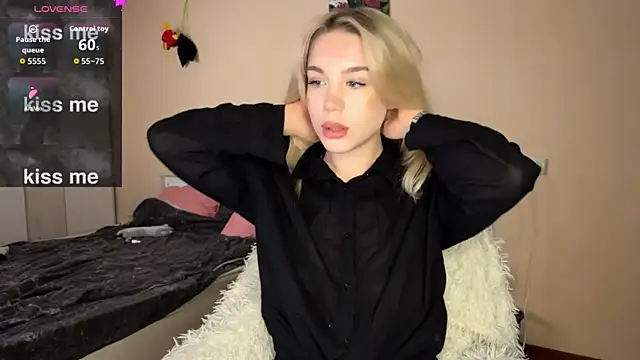 ariashaa online show from 10.25.25