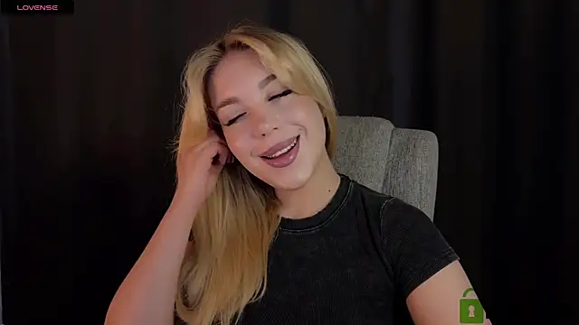 Snapshot of ariashaa chatting on 05.22.26 ariashaa online show from 05.22.26