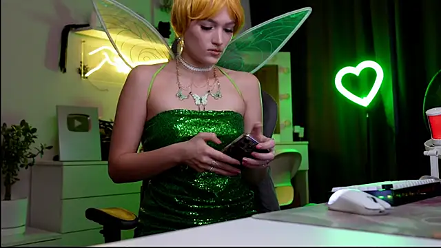 MrsTenderBeast online show from 09.21.25