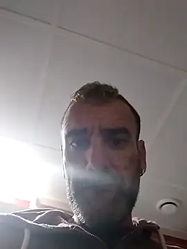 Snapshot of raulacab chatting on 04.01.26 raulacab online show from 04.01.26