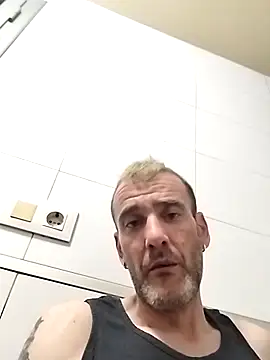 Snapshot of raulacab chatting on 04.09.26 raulacab online show from 04.09.26