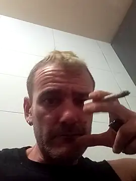 Snapshot of raulacab chatting on 04.16.26 raulacab online show from 04.16.26