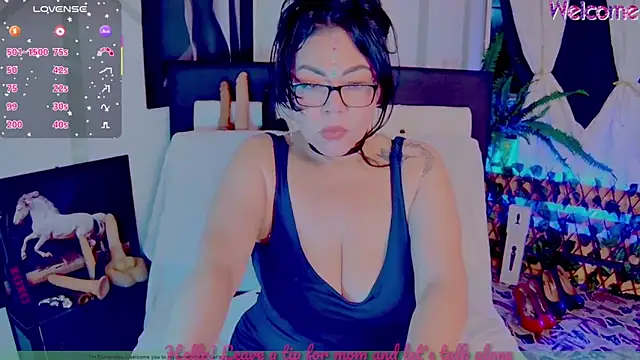 Snapshot of Mommy-pervert chatting on 03.16.25 Mommy-pervert online show from 03.16.25