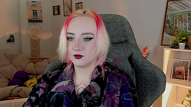 AsheLucker online show from 02.08.25