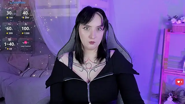 AsheLucker online show from 10.26.25