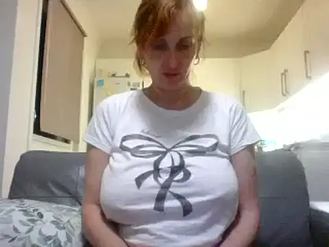 Snapshot of MssAngela chatting on 01.26.25 MssAngela online show from 01.26.25