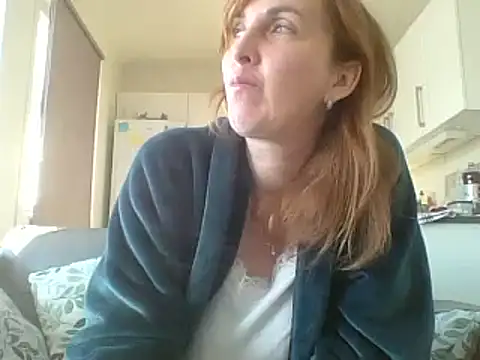 Snapshot of MssAngela chatting on 02.01.25 MssAngela online show from 02.01.25