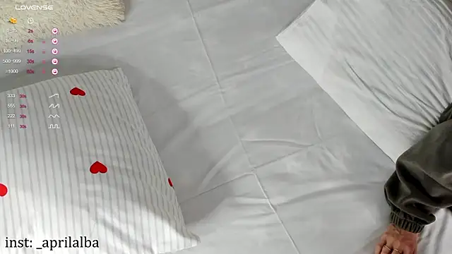 Snapshot of AprilinAlba chatting on 03.09.25 AprilinAlba online show from 03.09.25