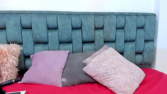 Snapshot of IsiisLovei chatting on 11.27.25 IsiisLovei online show from 11.27.25