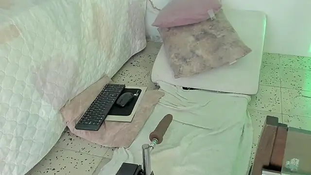 Snapshot of IsiisLovei chatting on 01.07.26 IsiisLovei online show from 01.07.26