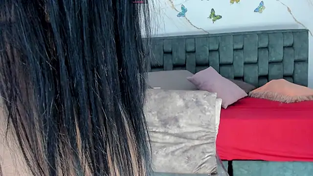 Snapshot of IsiisLovei chatting on 02.18.26 IsiisLovei online show from 02.18.26