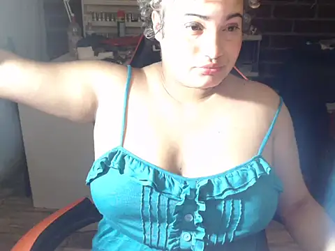 Hilarybunnyy online show from 12.02.25