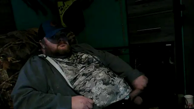 Snapshot of fatdickdaddy448 chatting on 12.21.24 fatdickdaddy448 online show from 12.21.24