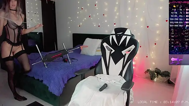 Snapshot of smurfette1 chatting on 09.30.25 smurfette1 online show from 09.30.25