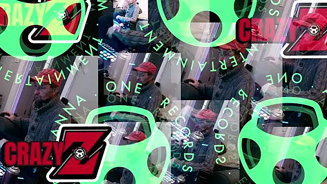 Snapshot of crazyzac chatting on 01.12.26 crazyzac online show from 01.12.26