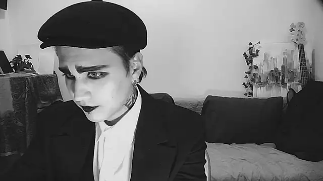 Snapshot of sademobeer chatting on 09.29.25 sademobeer online show from 09.29.25