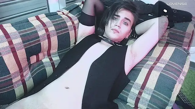 Snapshot of sademobeer chatting on 10.01.25 sademobeer online show from 10.01.25