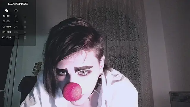 Snapshot of sademobeer chatting on 10.04.25 sademobeer online show from 10.04.25