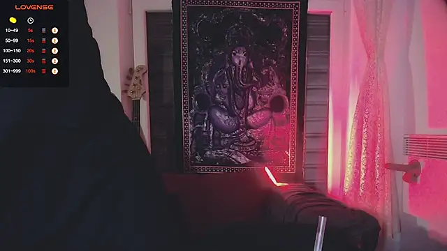 Snapshot of sademobeer chatting on 10.09.25 sademobeer online show from 10.09.25