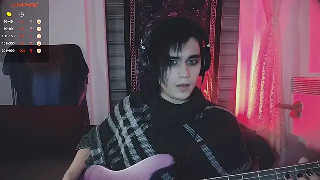 Snapshot of sademobeer chatting on 10.12.25 sademobeer online show from 10.12.25