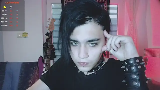 Snapshot of sademobeer chatting on 10.18.25 sademobeer online show from 10.18.25