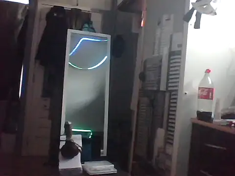 Snapshot of slutviki chatting on 12.16.25 slutviki online show from 12.16.25