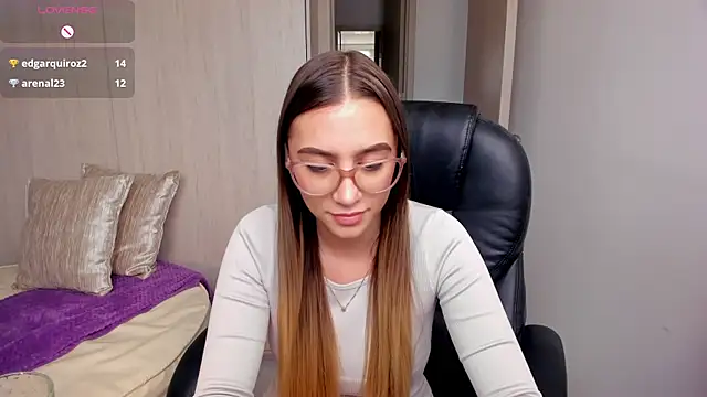 Snapshot of StacyConner chatting on 09.17.25 StacyConner online show from 09.17.25