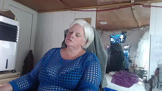 sexychazza16 online show from 10.06.25