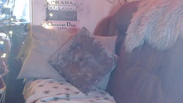 sexychazza16 online show from 12.22.25