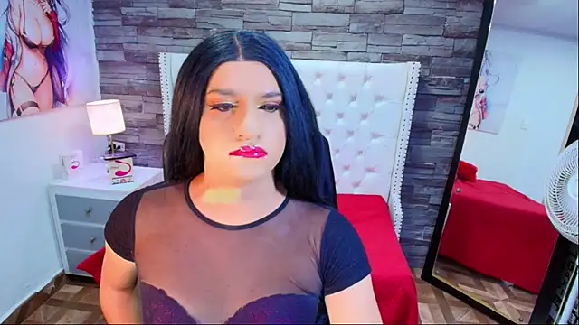 Snapshot of TRINY_TS chatting on 09.30.25 TRINY TS online show from 09.30.25