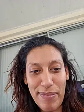 Snapshot of Nikkierosee chatting on 12.15.24 Nikkierosee online show from 12.15.24