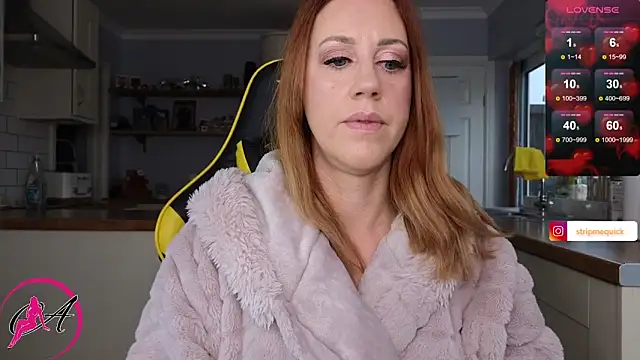 stripmequick online show from 12.12.24