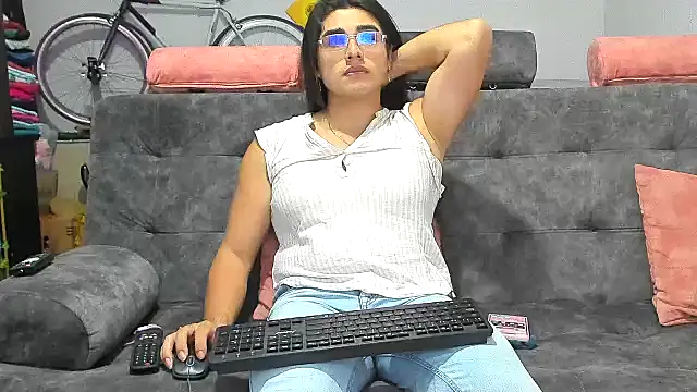 Snapshot of Khalifa_Gold chatting on 12.06.24 Khalifa Gold online show from 12.06.24