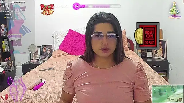 Snapshot of Khalifa_Gold chatting on 12.19.24 Khalifa Gold online show from 12.19.24