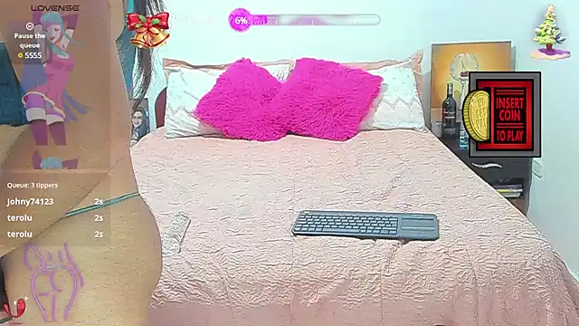 Snapshot of Khalifa_Gold chatting on 12.20.24 Khalifa Gold online show from 12.20.24