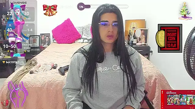 Snapshot of Khalifa_Gold chatting on 01.04.25 Khalifa Gold online show from 01.04.25