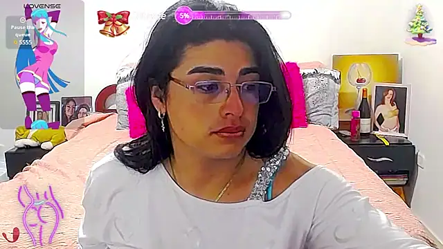 Snapshot of Khalifa_Gold chatting on 01.14.25 Khalifa Gold online show from 01.14.25