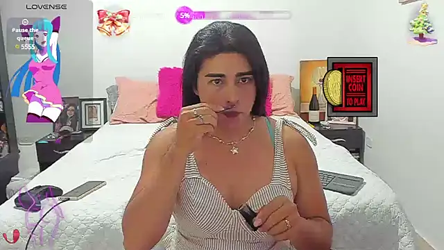 Snapshot of Khalifa_Gold chatting on 01.27.25 Khalifa Gold online show from 01.27.25